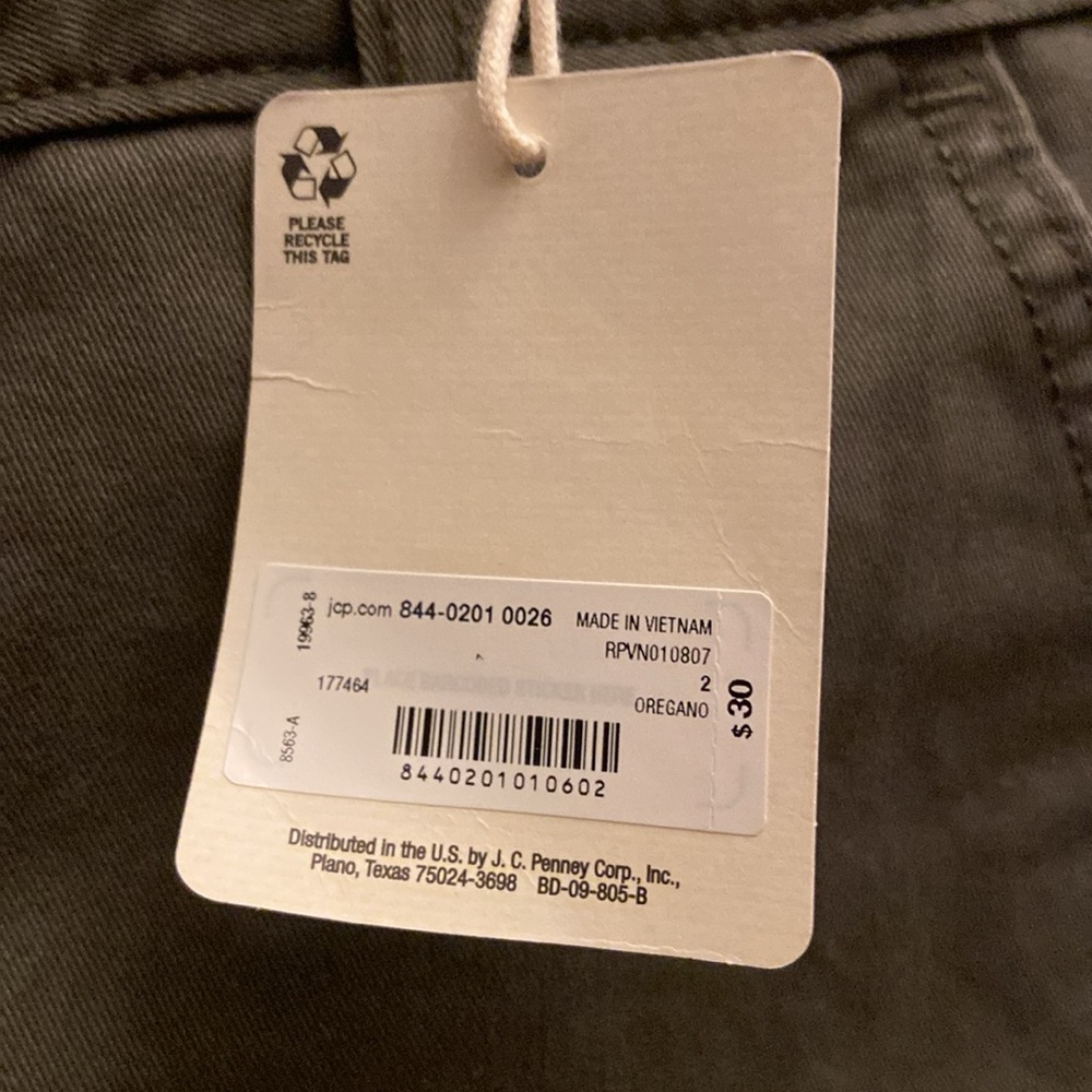 Ana- size 2 mid rise twill shorts - Picture 3 of 6